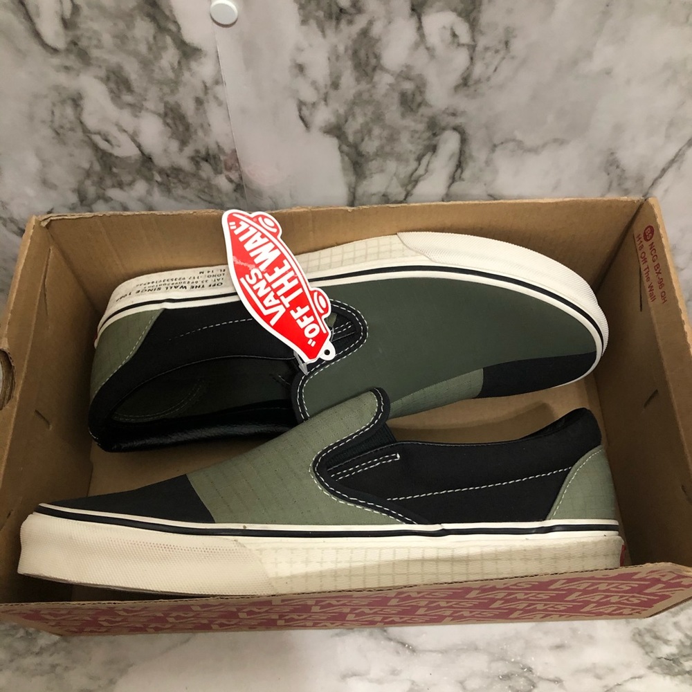 VANS New w/tag Slip On Sneakers - Picture 6 of 8